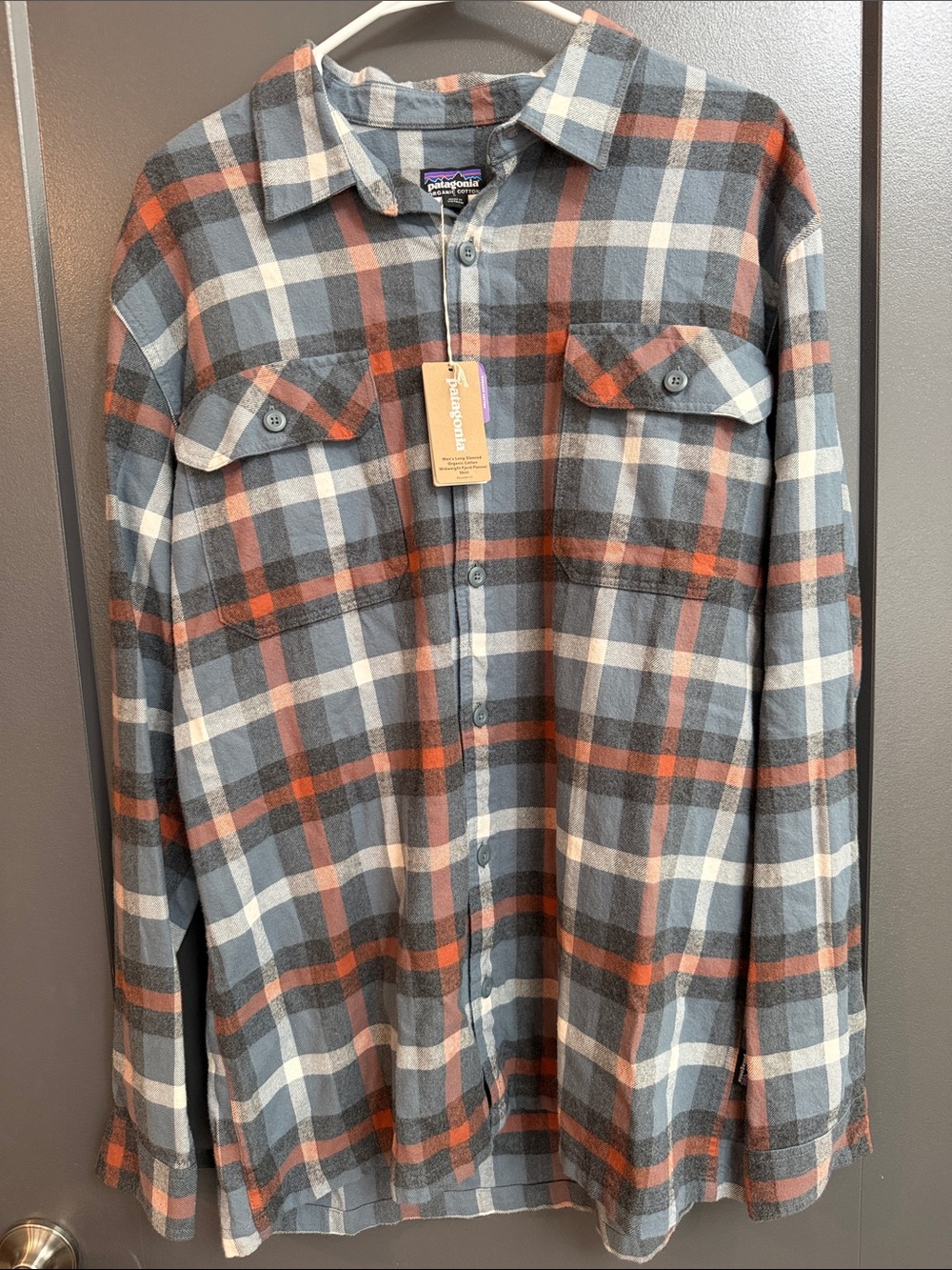 Patagonia Men’s Long Sleeves Organic Cotton Midweight Fjord Flannel Shirt Large